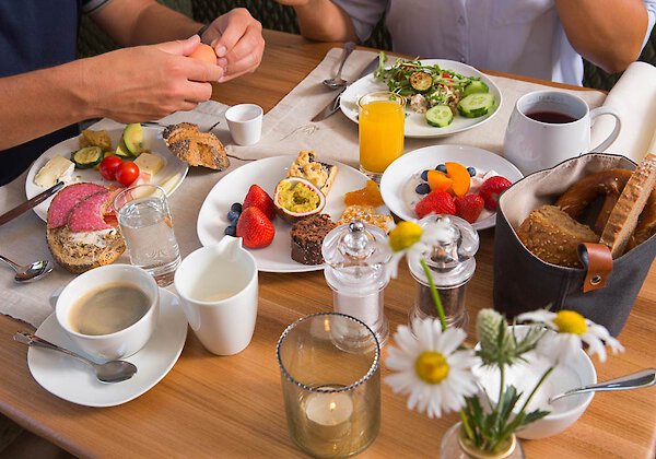 Herzhaftes Frühstück im Wellnesshotel im Bayerischen Wald
